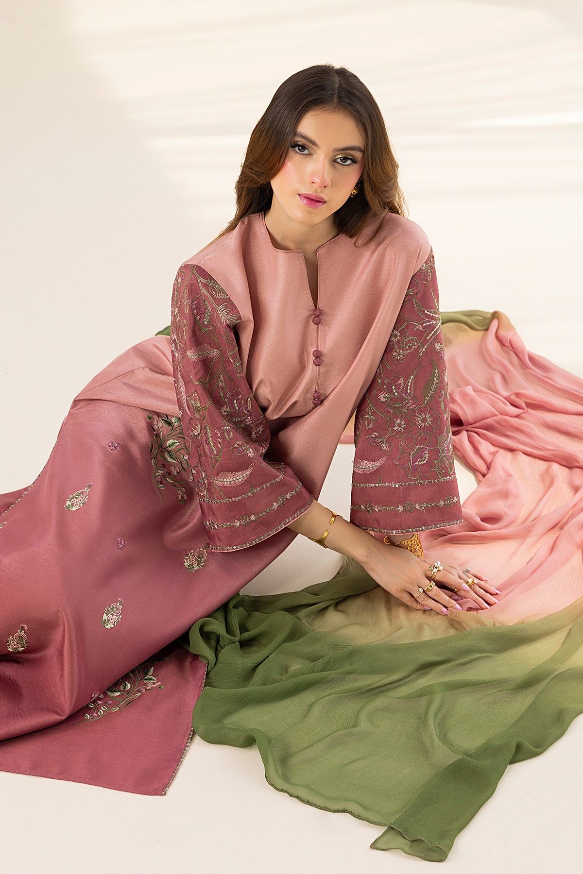 Shop Vintage Rose Online at Erum Khan