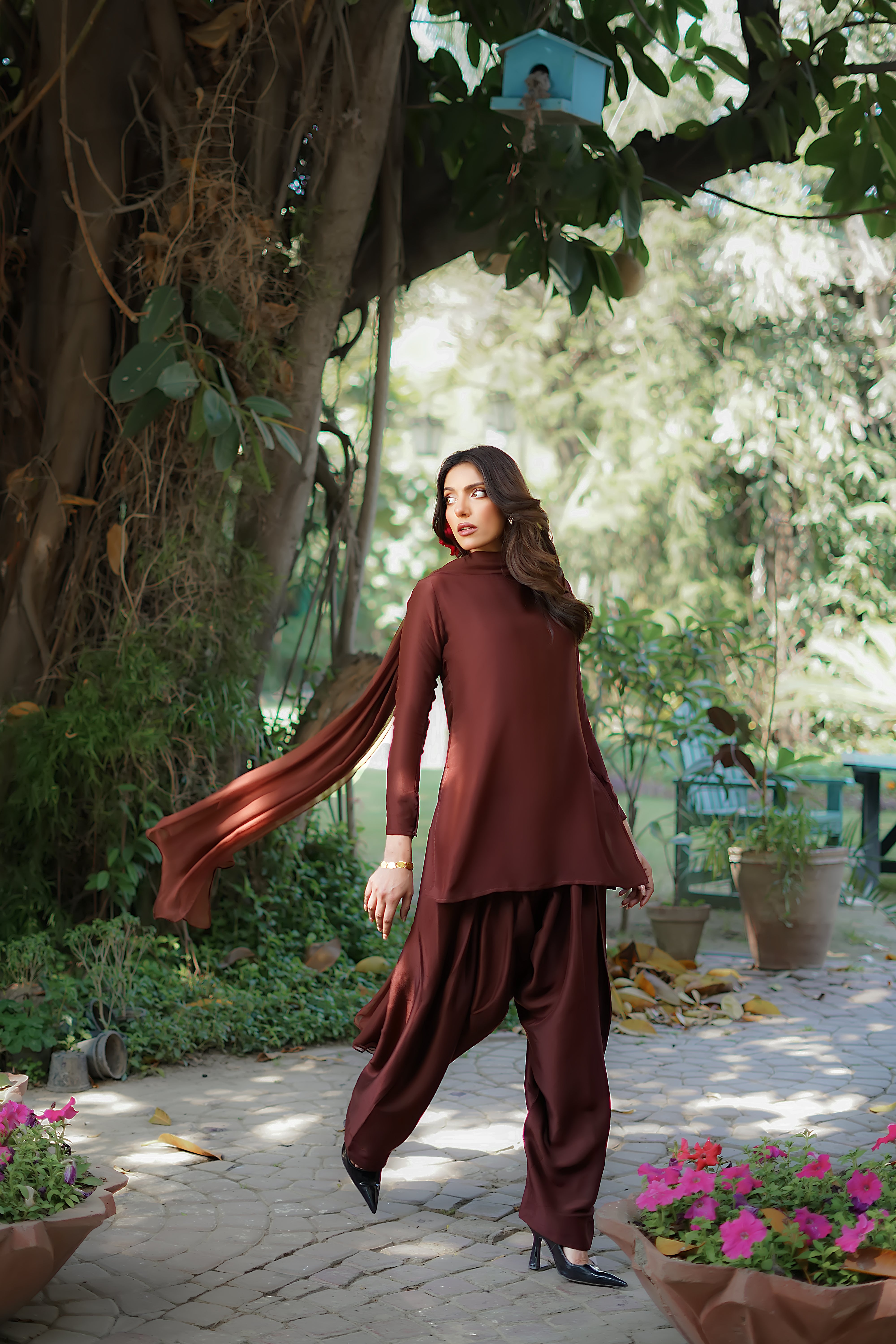 Shop Espresso Gloe Online at Erum Khan