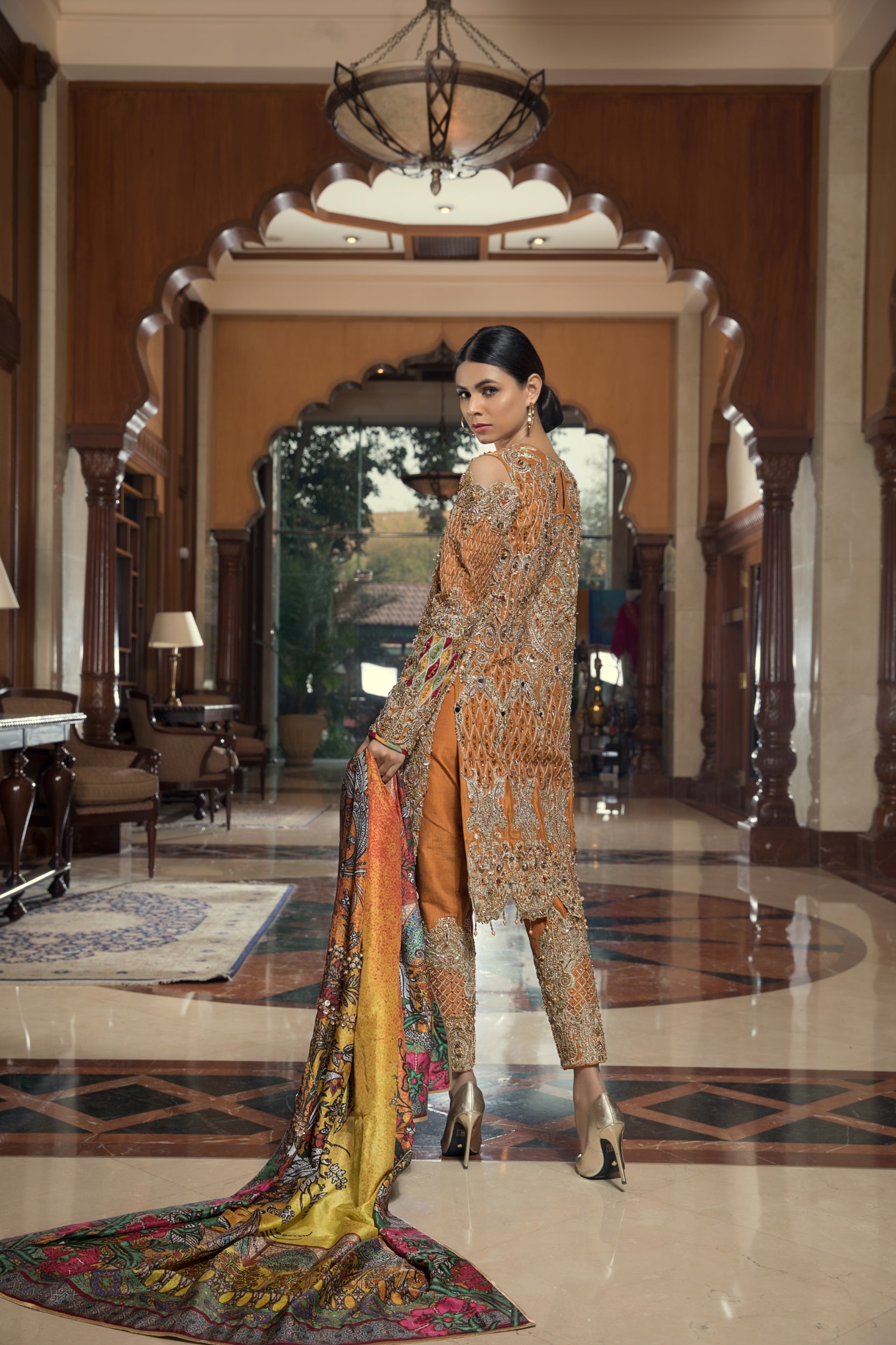 Shop Sunehri Online at Erum Khan