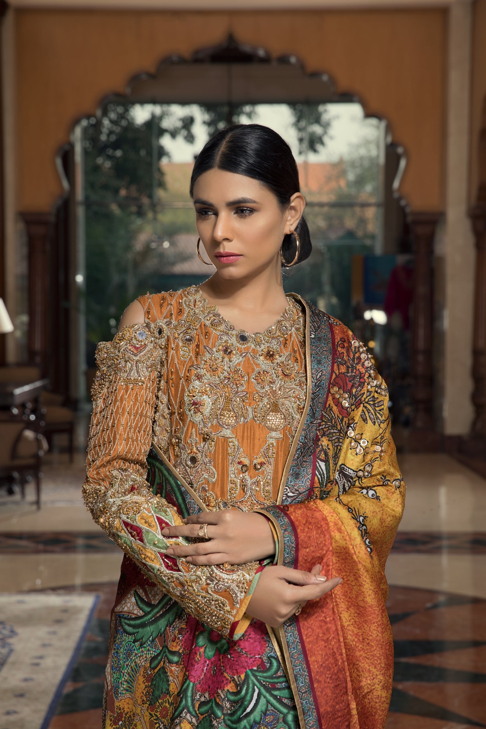 Shop Sunehri Online at Erum Khan